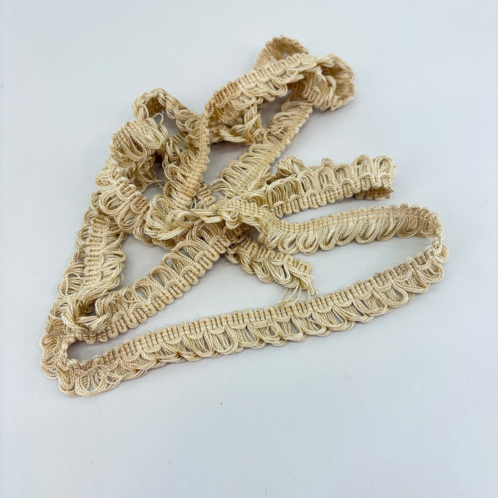 Conso Loop Fringe Trim Passementerie Vintage Beige Gimp 1.25" 2 Yards Scalloped